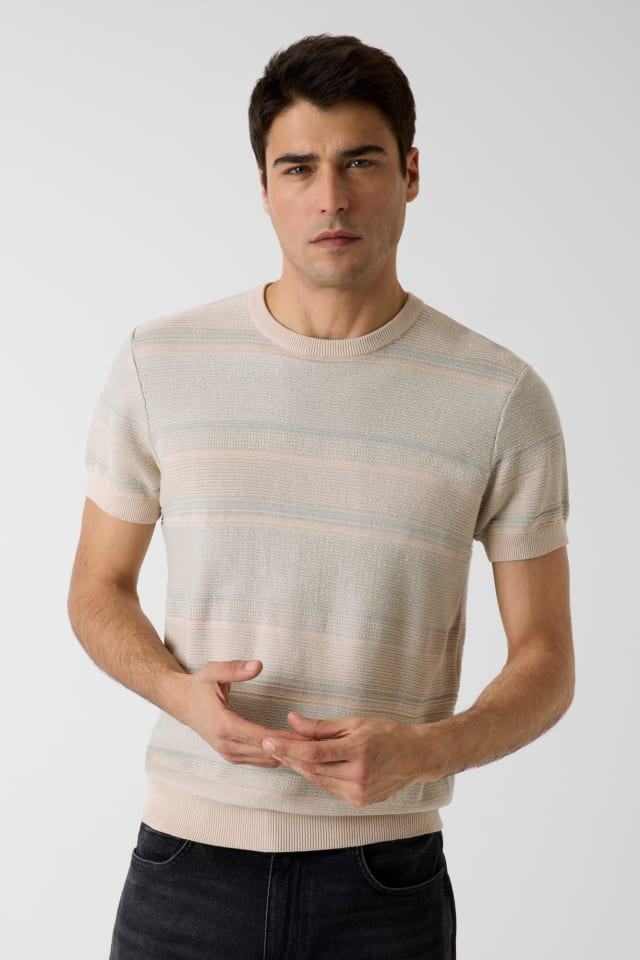 Gestreifter Pullover