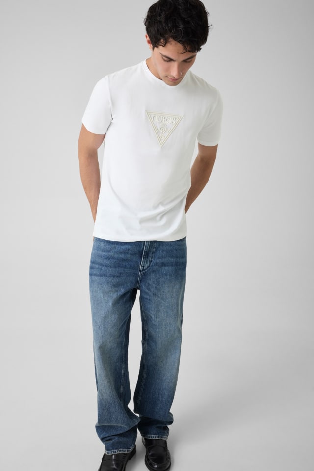 Camiseta com logo estampado
