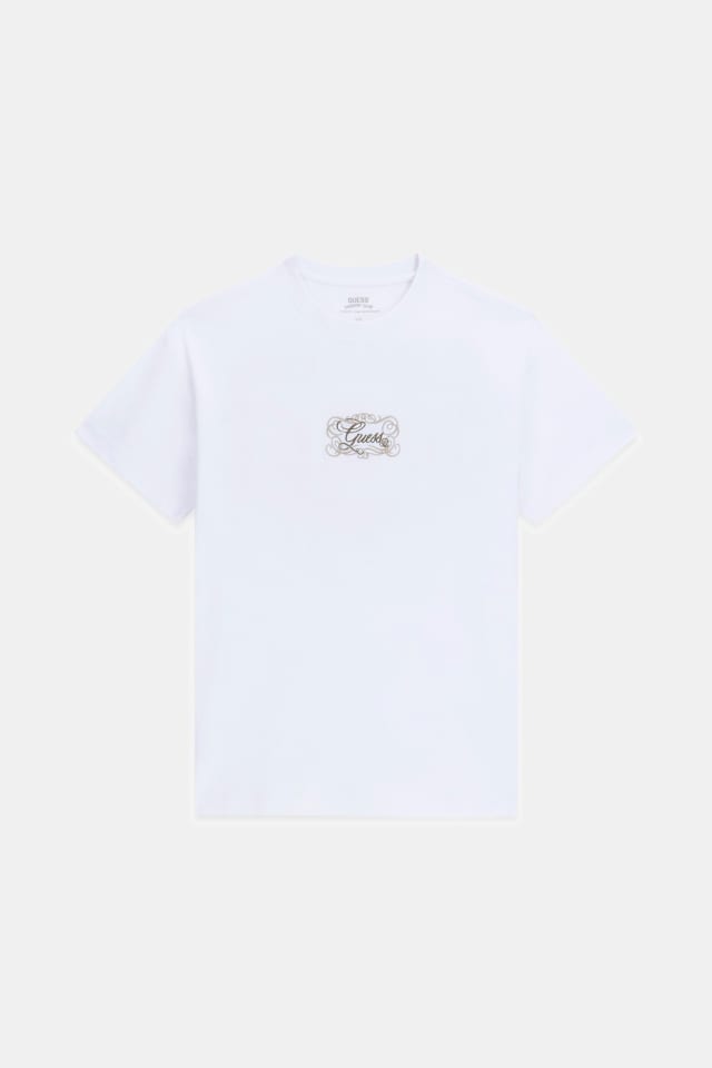 Camiseta com logo bordado