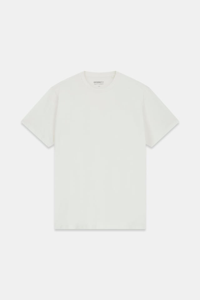 Camiseta com logo bordado