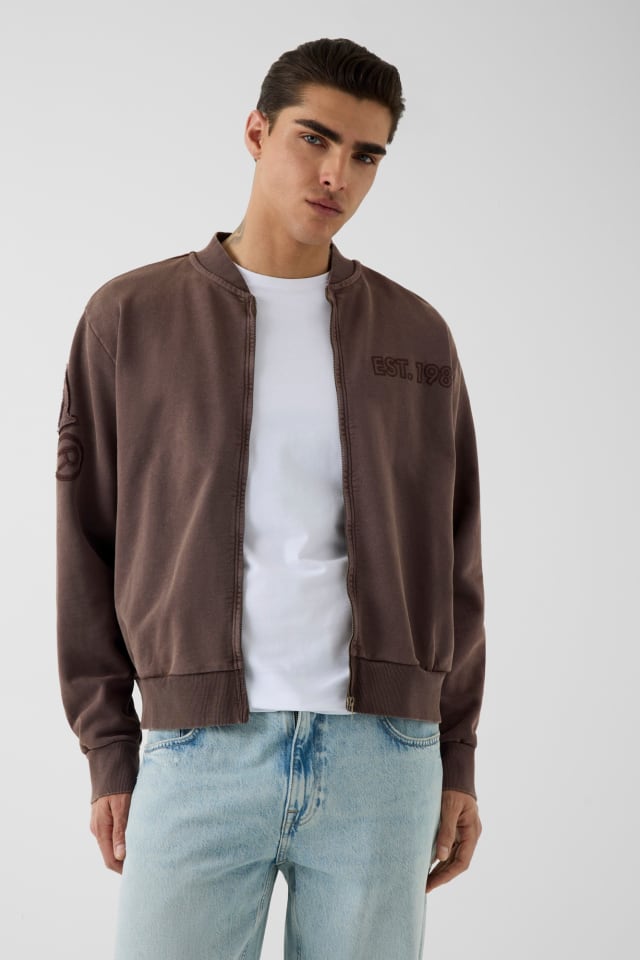 Logo patch sweatshirt