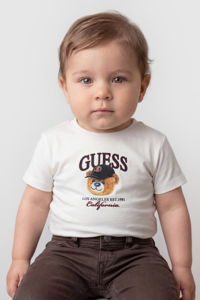 Camiseta con logo de oso impreso