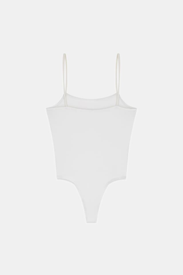Body com logo Carrie