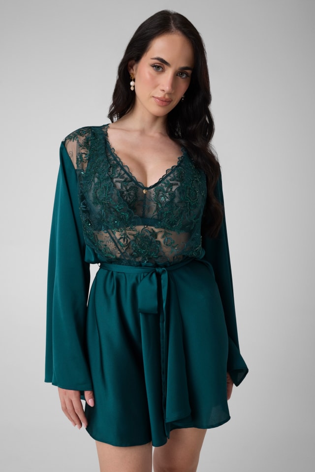 Deva lace kimono
