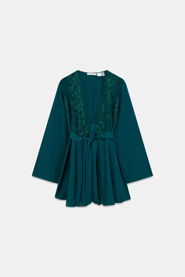 Deva lace kimono