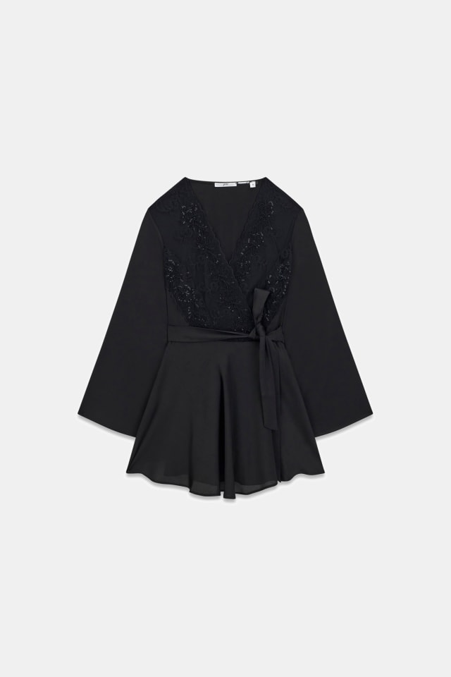 Deva lace kimono