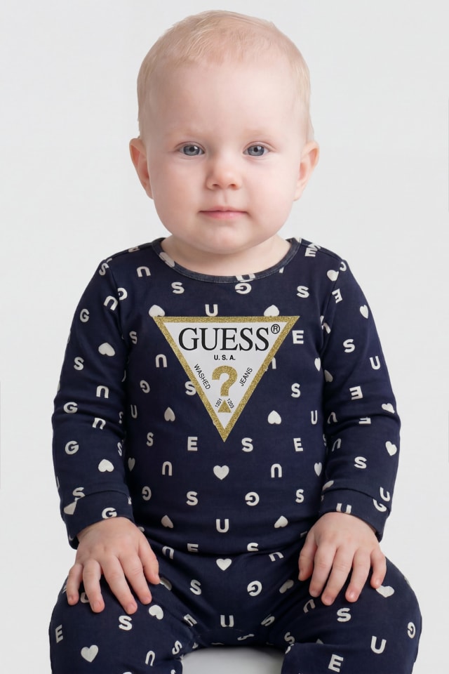 Overall mit glitzerndem Logo