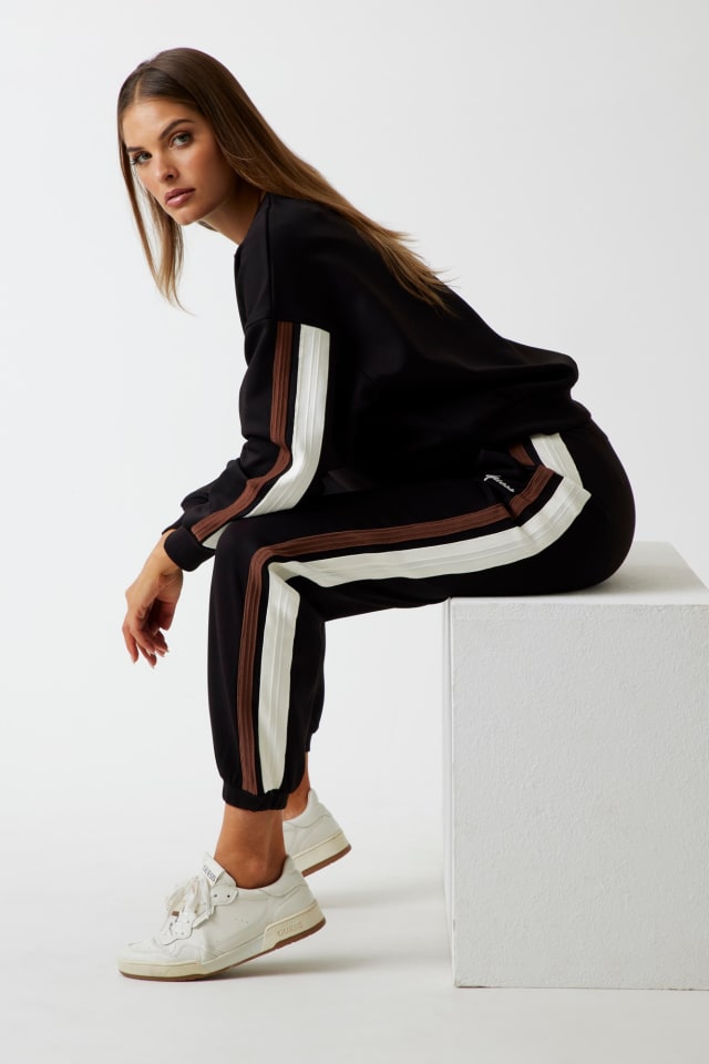 GUESS® Crew-neck logo sweatshirt