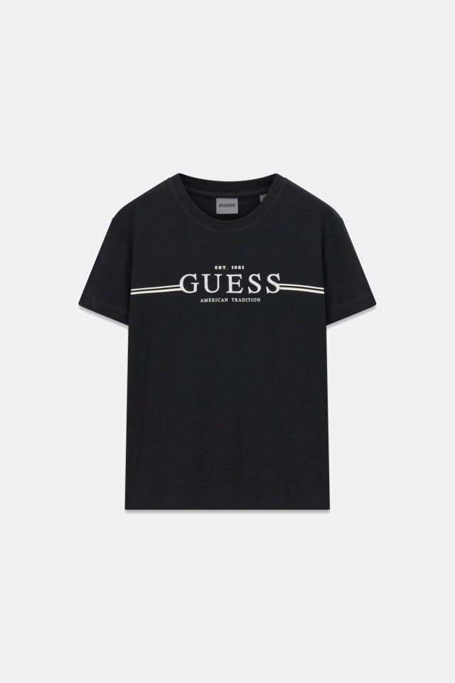 Camiseta con tachuelas