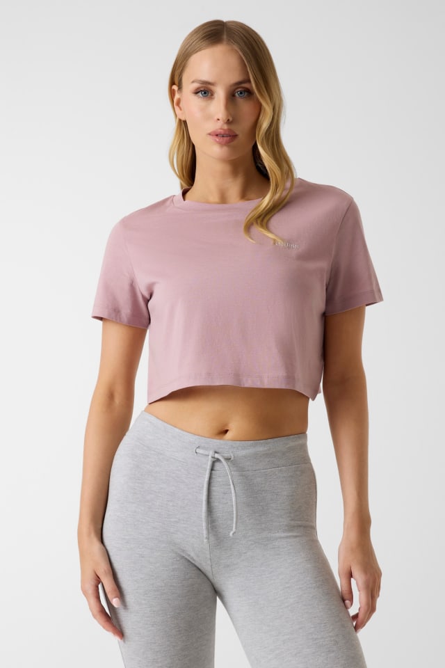 Camiseta corta y amplia