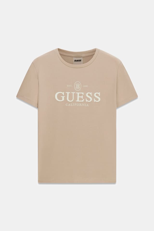 Camiseta con logo bordado