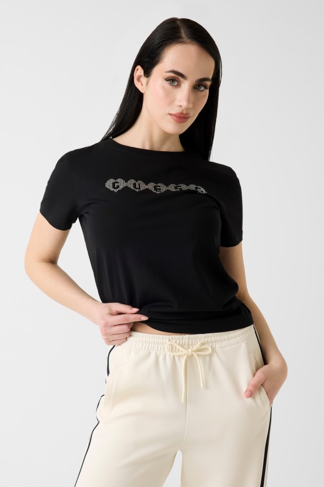 Camiseta con logo de pedrería