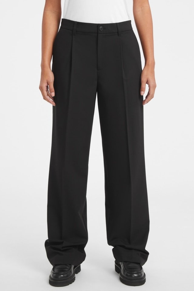 Pantalón ancho