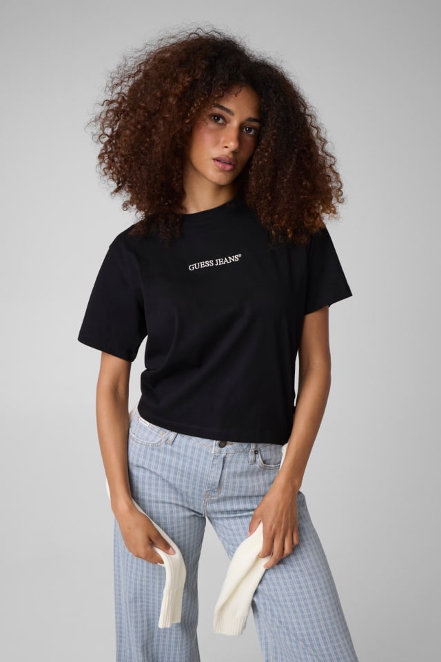 Camiseta con cuello redondo y logotipo