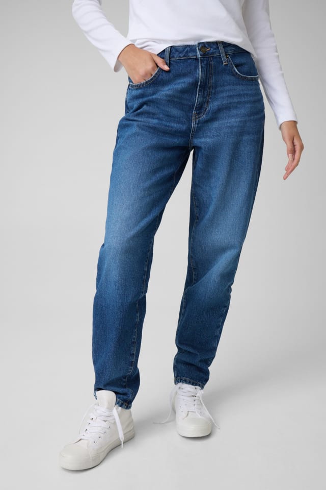 G06 Mom Jeans