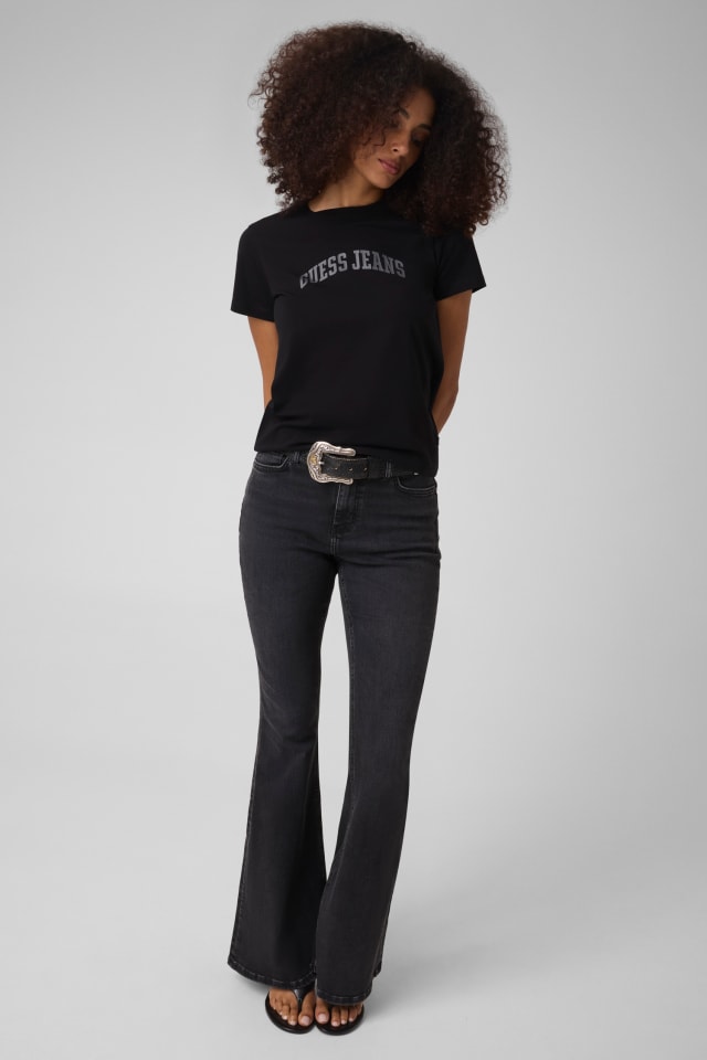 calças jeans flare de cintura alta