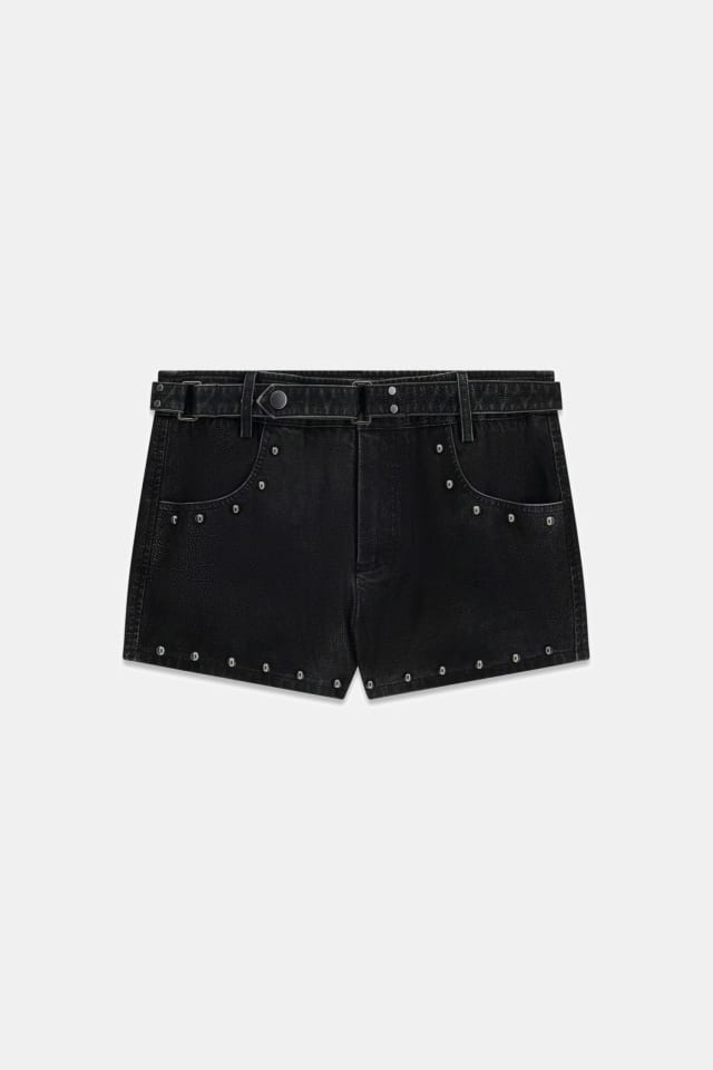 Pantalones cortos de cuero sintético con tachuelas