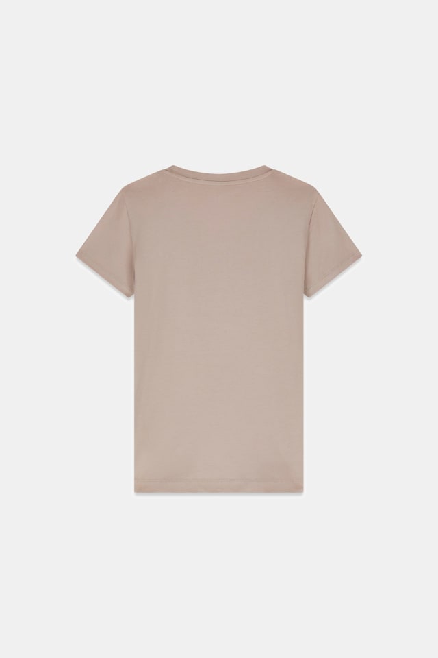 Camiseta con logo de triángulo