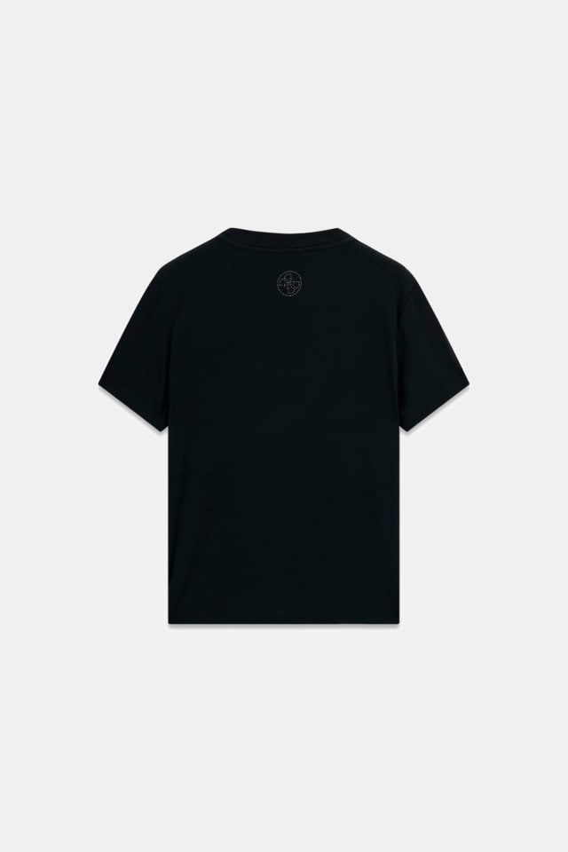 Camiseta con pedrería