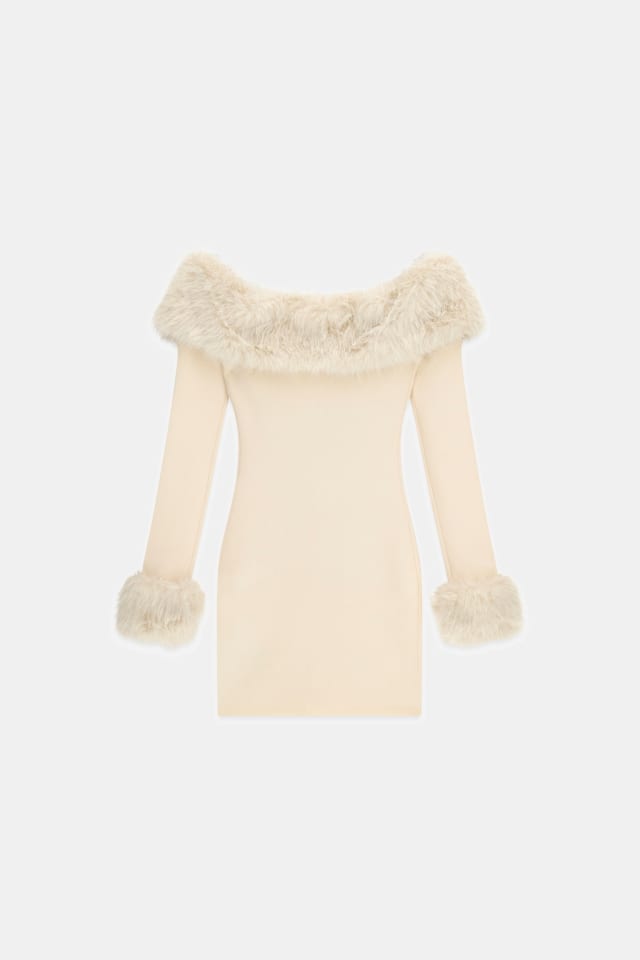 Vestido curto ombro a ombro