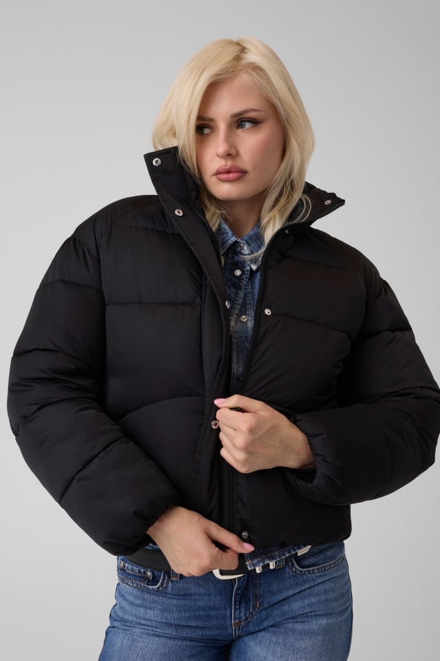 Chaqueta acolchada corta