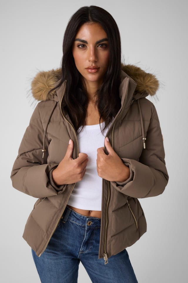 Chaqueta acolchada corta con cinturón