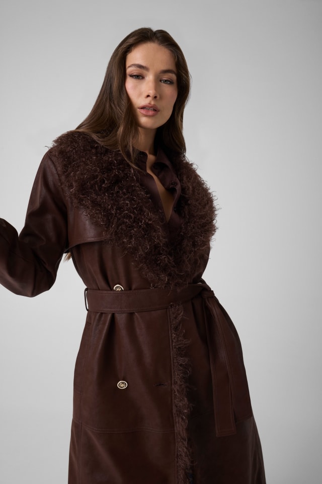 Trench coat de pele sintética
