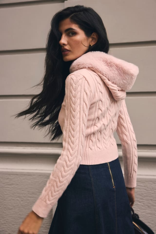 Cardigan zippé à capuche en fausse fourrure