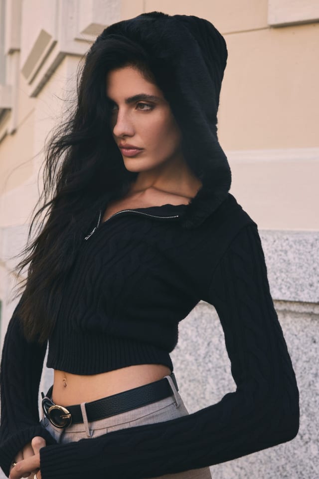 Cardigan zippé à capuche en fausse fourrure