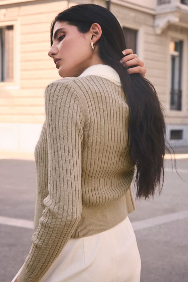 Cárdigan con cuello de piel sintética