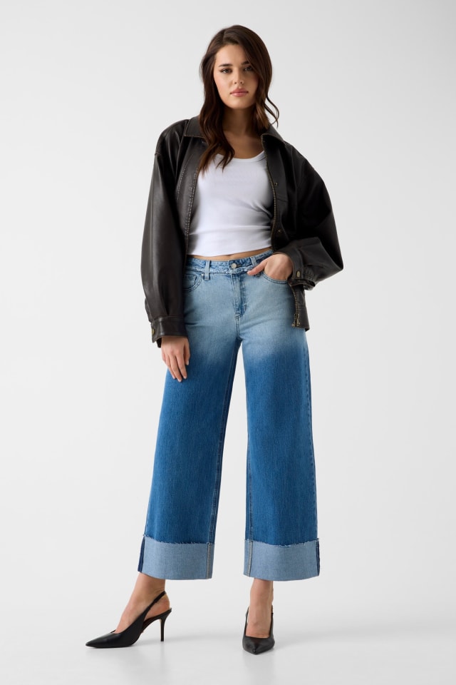 Jeans relaxed com gradiente de cor