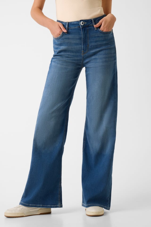 Jean relaxed Bellflower