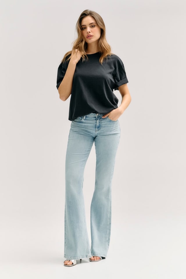 Jeans bootcut de tiro bajo