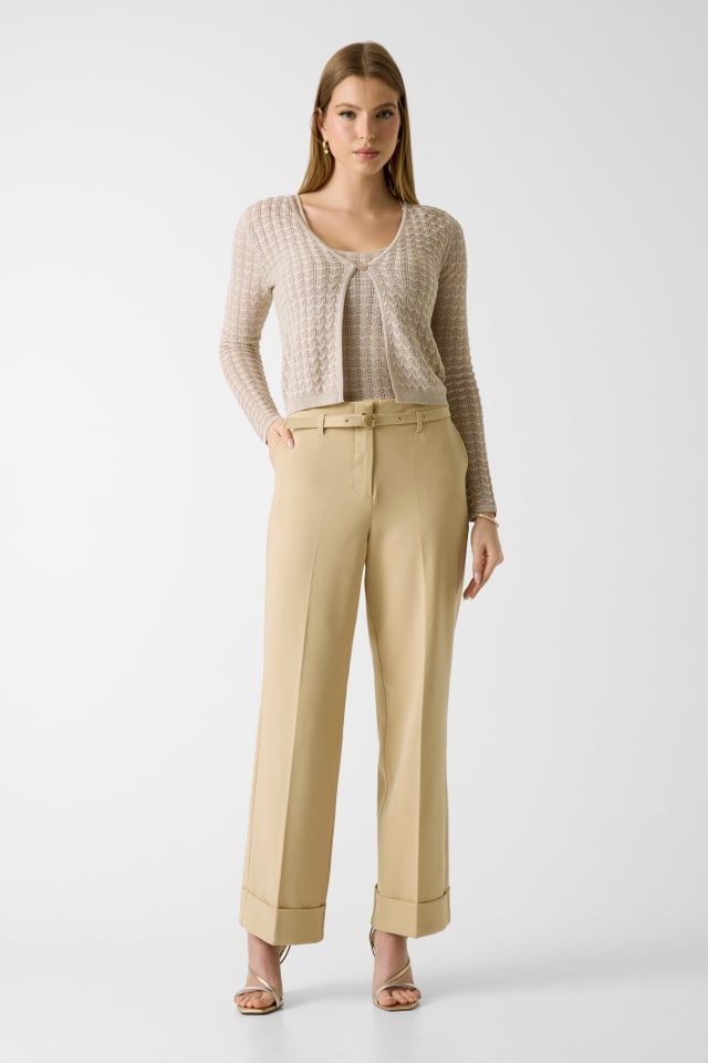 Pantalones acampanados con cinturón
