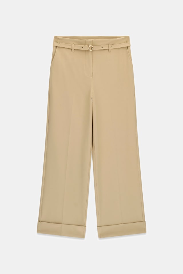 Pantalones acampanados con cinturón
