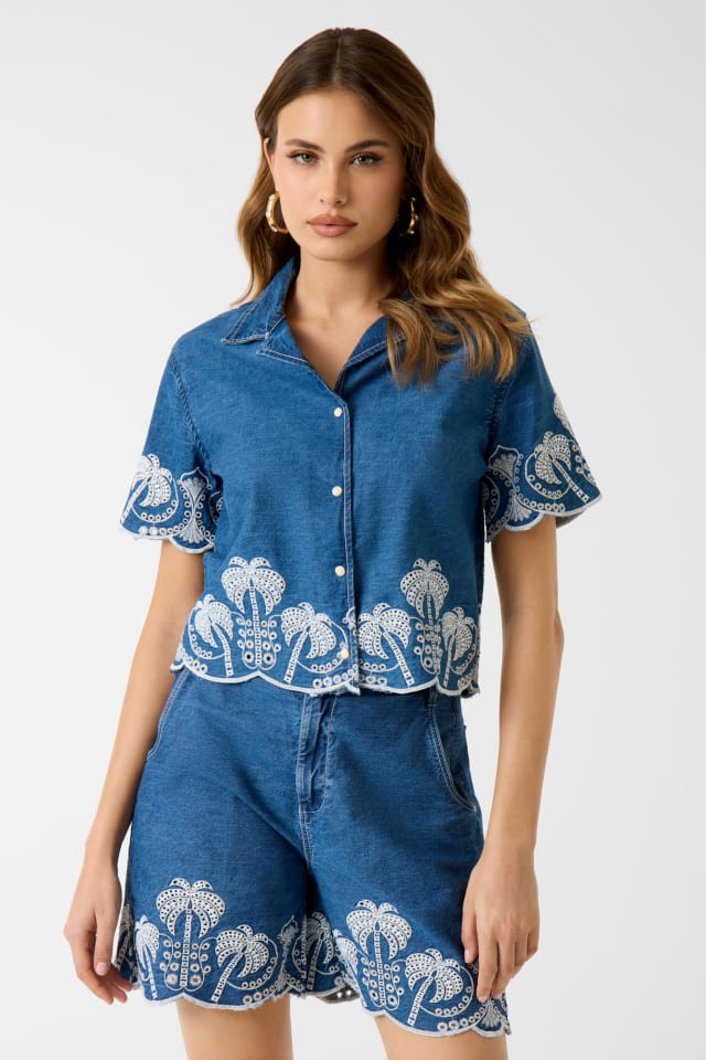 Camicia ricamata