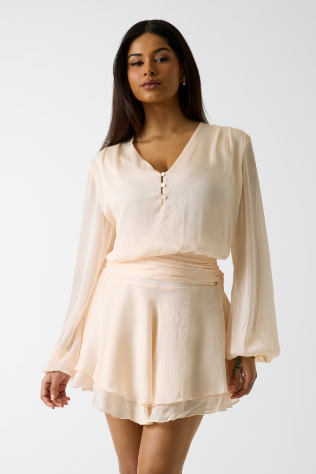 Vestido escote en V con volantes