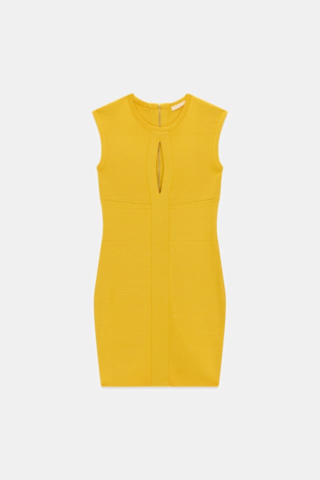 Vestido com recortes e bandagem