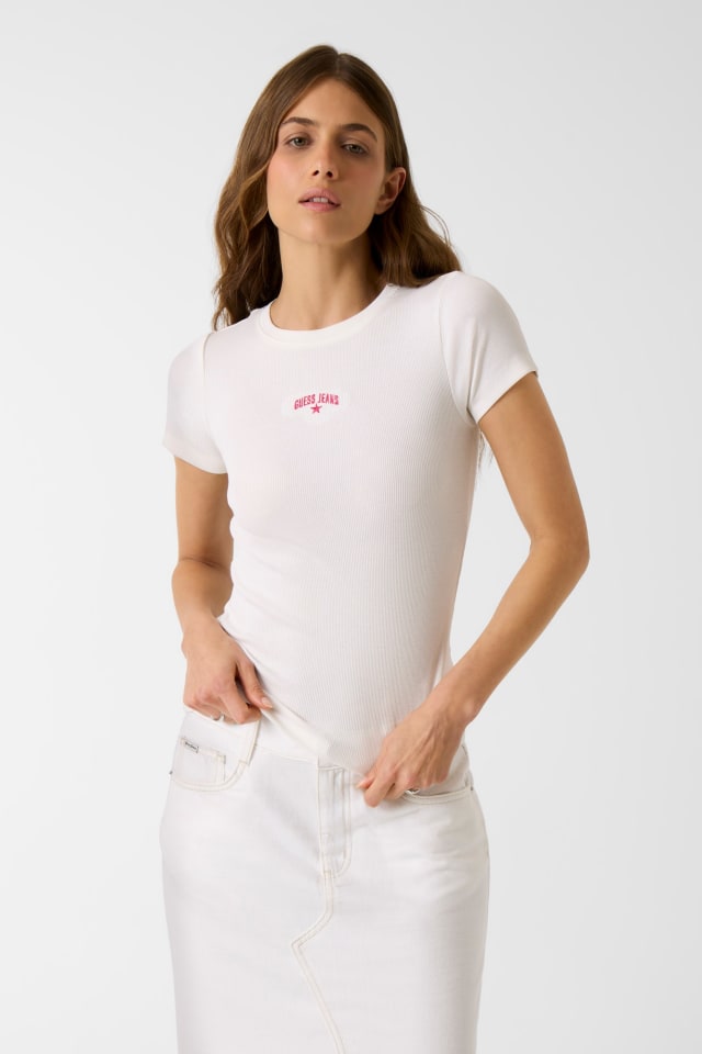 Camiseta con estrella bordada