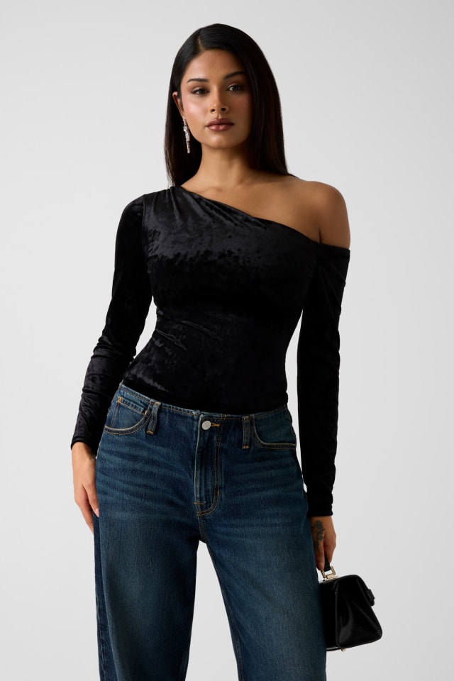 Sametov&eacute; body