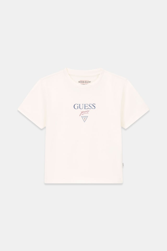Camiseta com logo bordado