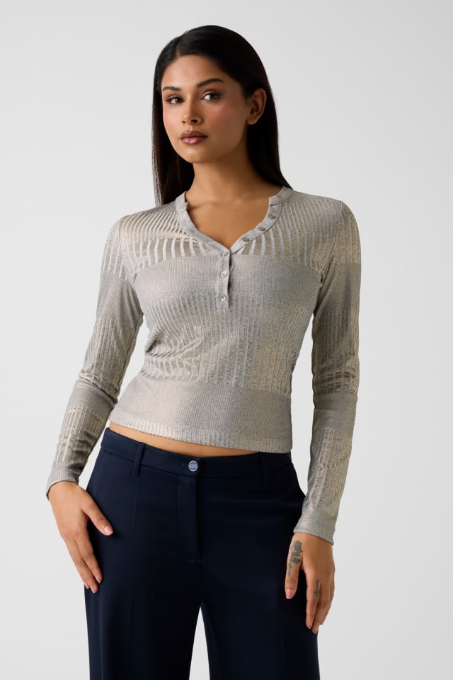 Stricktop mit Metallic-Effekt