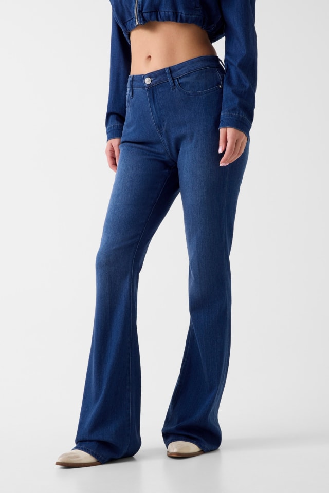 Jeans de cintura média flare