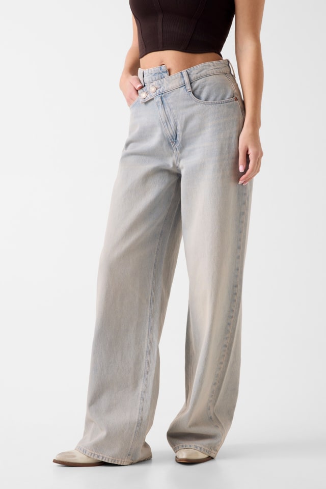 Wide-leg jeans