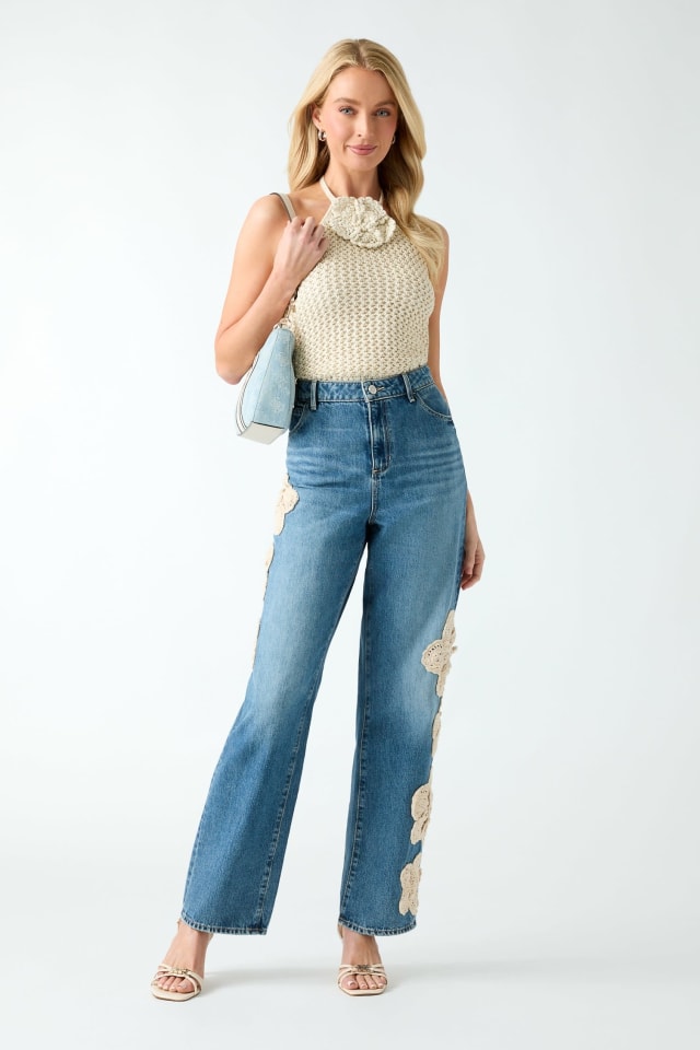 Jeans bordados con flores