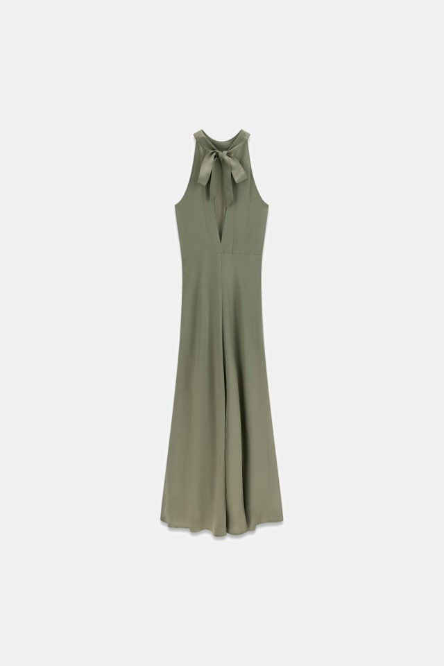 Vestido longo com decote halter