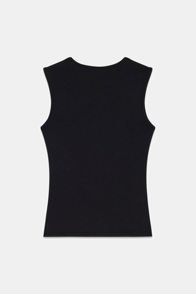 Top com logo de strass