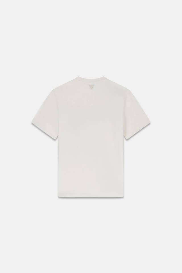 Camiseta com estampa impressa na frente