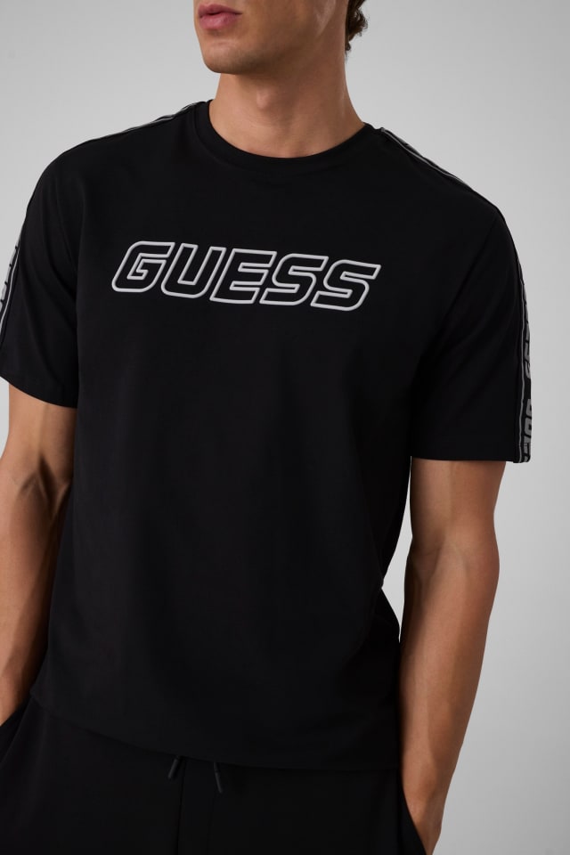 jentlouis　l Logo T-Shirt GUESS® Front logo stretch t-shirt Men