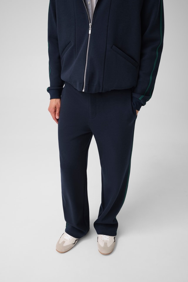 Joggers con bandas laterales